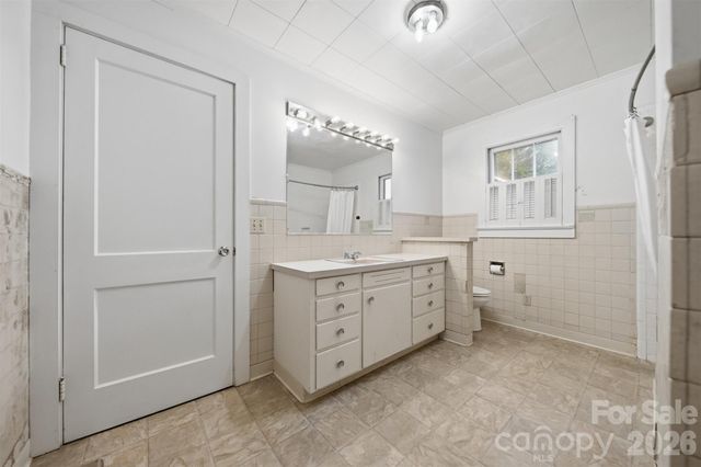 211 Lenoir Street, Morganton, NC 28655