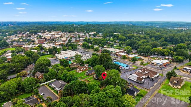 211 Lenoir Street, Morganton, NC 28655