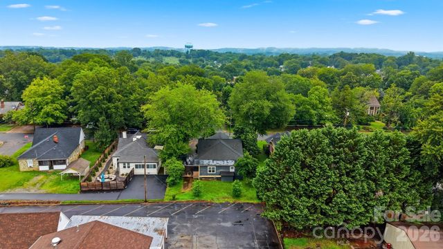 211 Lenoir Street, Morganton, NC 28655
