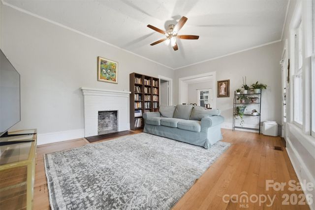 211 Lenoir Street, Morganton, NC 28655