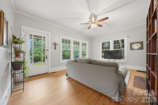 211 Lenoir Street, Morganton, NC 28655