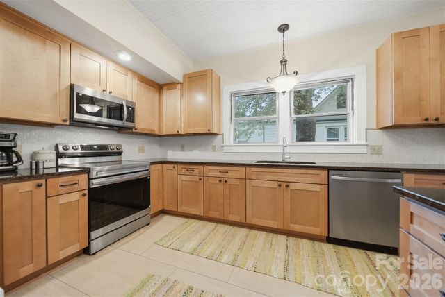 211 Lenoir Street, Morganton, NC 28655