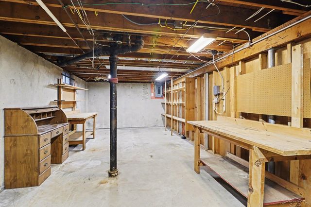 1740 Wilson Avenue, Saginaw, MI 48638