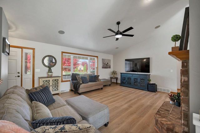 4011 GARRETT STREET, De Pere, WI 54115