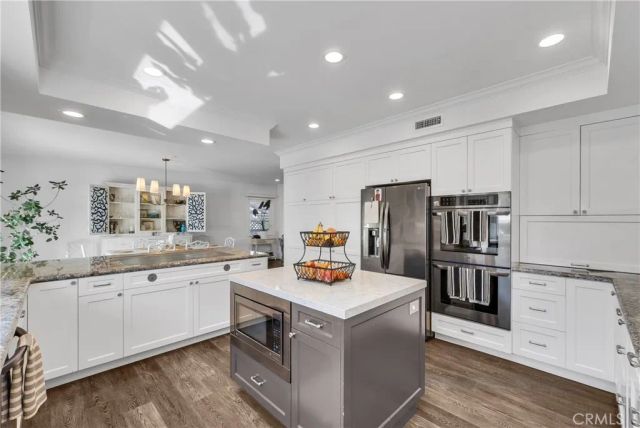 1915 Leeward Lane, Newport Beach, CA 92660