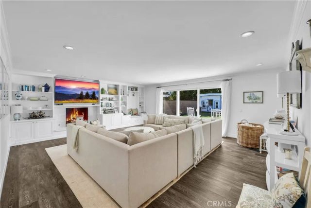 1915 Leeward Lane, Newport Beach, CA 92660