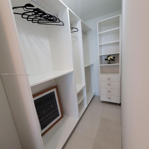 41 SE 5th St 1201, Miami, FL 33131