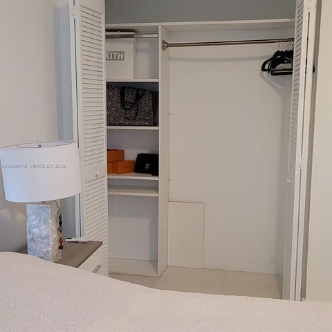 41 SE 5th St 1201, Miami, FL 33131