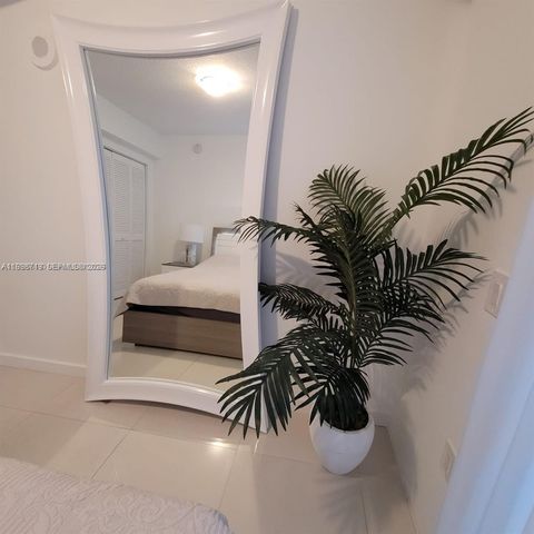 41 SE 5th St 1201, Miami, FL 33131