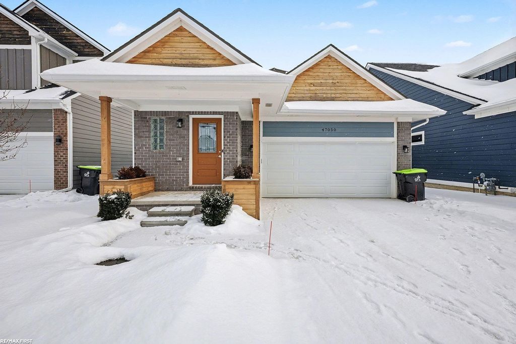 47050 Brookview Drive, Chesterfield Twp, MI 48047