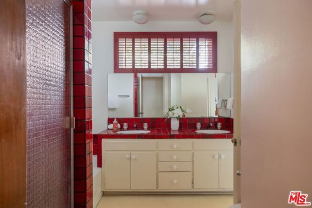 11742 Chenault Street, Los Angeles, CA 90049