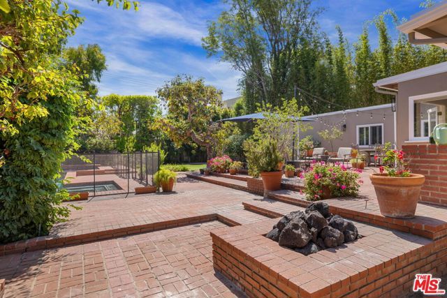 11742 Chenault Street, Los Angeles, CA 90049
