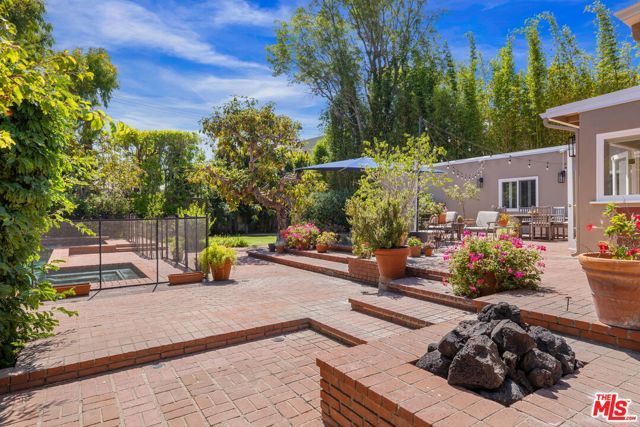 11742 Chenault Street, Los Angeles, CA 90049