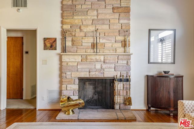 11742 Chenault Street, Los Angeles, CA 90049