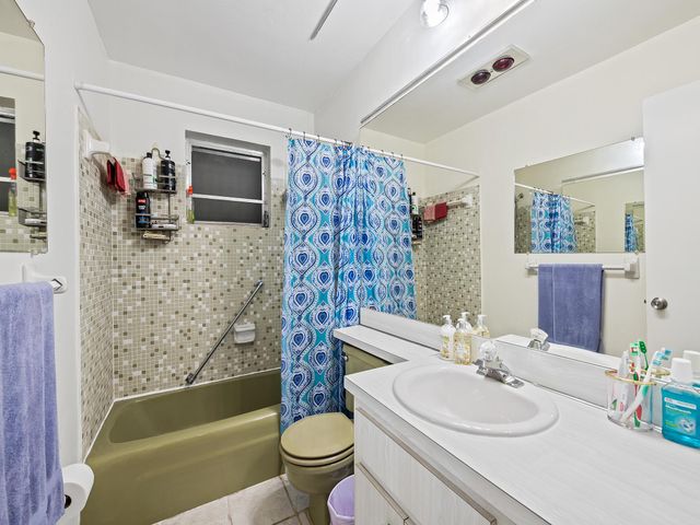 210 NW 25th Court, Pompano Beach, FL 33064
