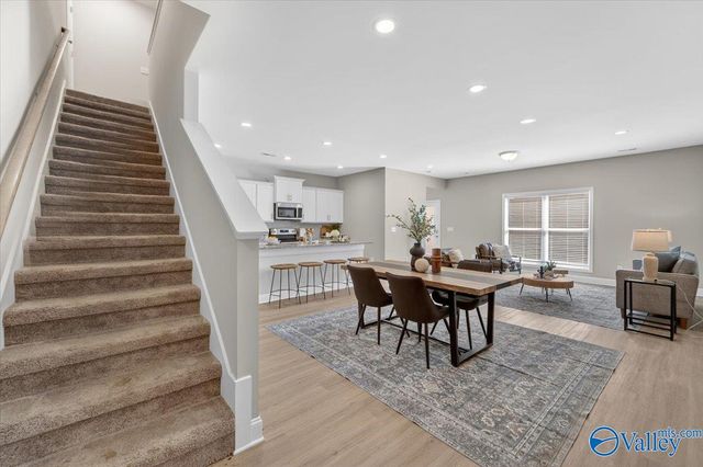 3245 Mcclellan Way SE, Decatur, AL 35603