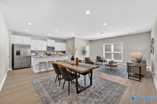 3245 Mcclellan Way SE, Decatur, AL 35603