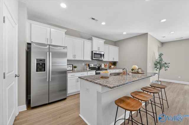 3245 Mcclellan Way SE, Decatur, AL 35603