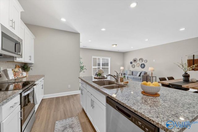 3245 Mcclellan Way SE, Decatur, AL 35603