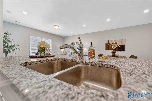 3245 Mcclellan Way SE, Decatur, AL 35603