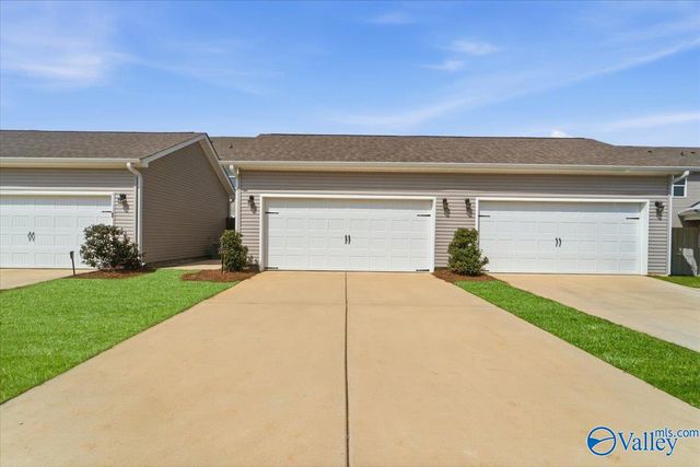 3245 Mcclellan Way SE, Decatur, AL 35603