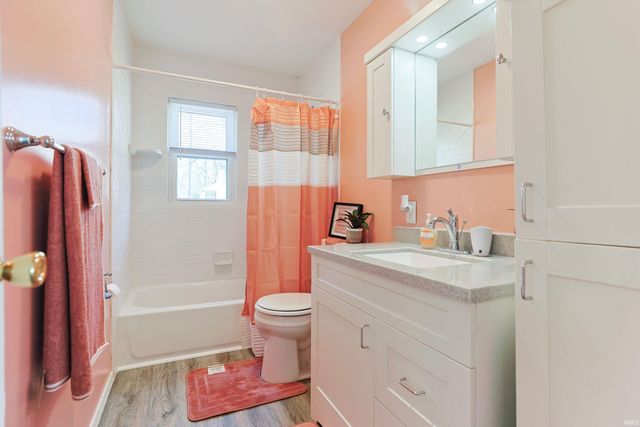 50615 Oakland Avenue, South Bend, IN 46637
