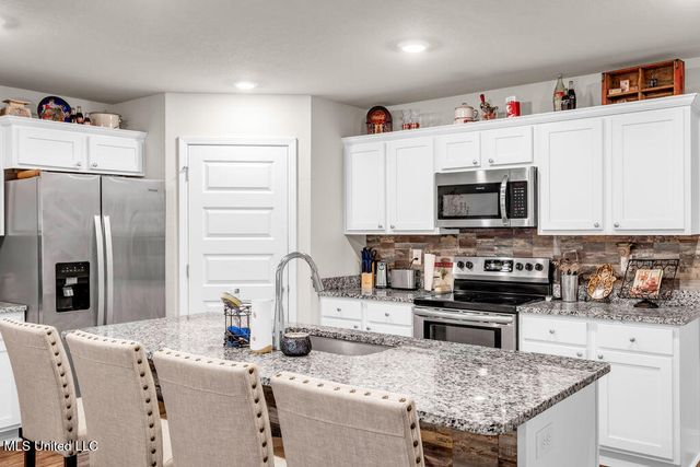 6595 Eastland Circle, Biloxi, MS 39532