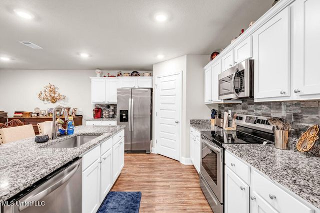 6595 Eastland Circle, Biloxi, MS 39532