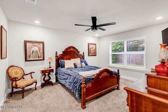 6595 Eastland Circle, Biloxi, MS 39532