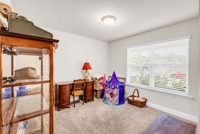 6595 Eastland Circle, Biloxi, MS 39532