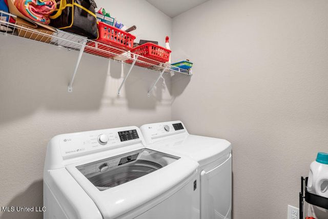 6595 Eastland Circle, Biloxi, MS 39532