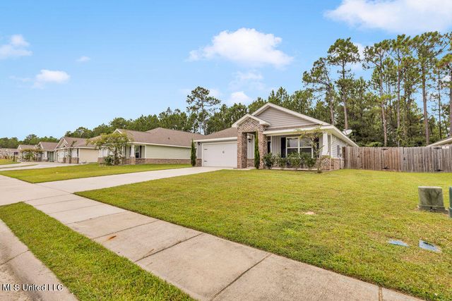 6595 Eastland Circle, Biloxi, MS 39532