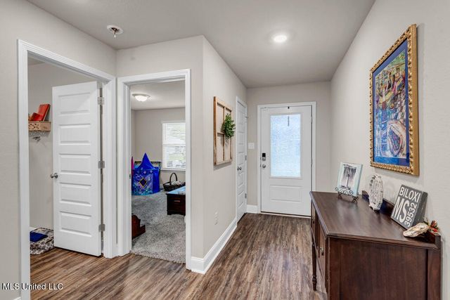 6595 Eastland Circle, Biloxi, MS 39532