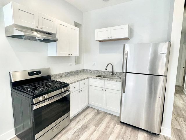 2224 S Sacramento Avenue 1, Chicago, IL 60623