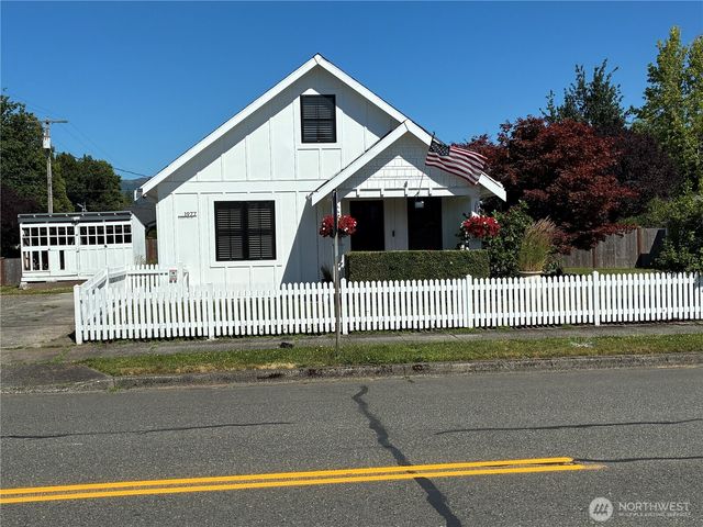 1977 Harding Street, Enumclaw, WA 98022