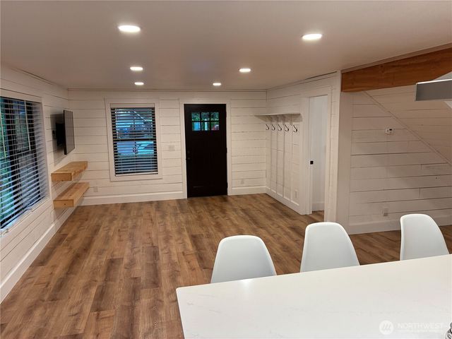 1977 Harding Street, Enumclaw, WA 98022