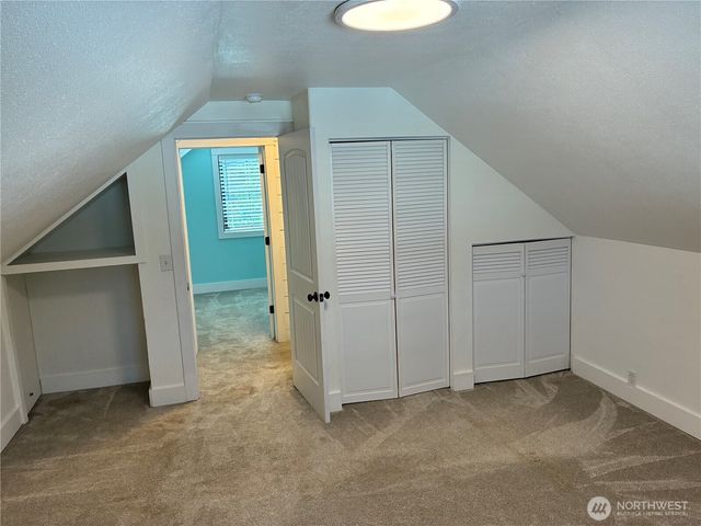 1977 Harding Street, Enumclaw, WA 98022