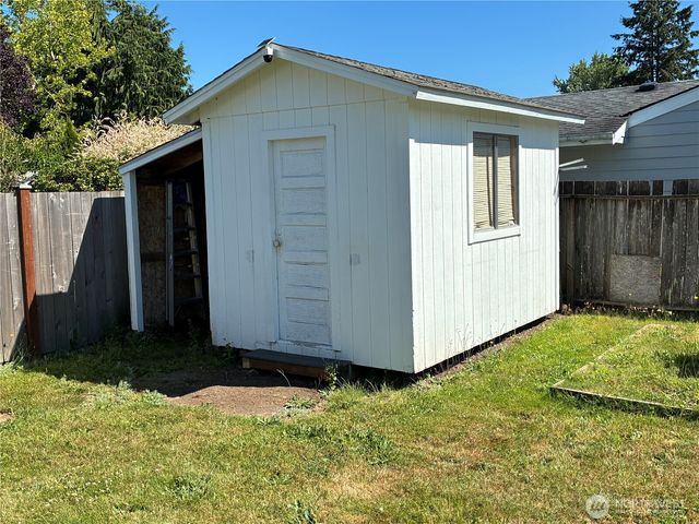 1977 Harding Street, Enumclaw, WA 98022