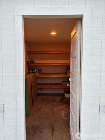1977 Harding Street, Enumclaw, WA 98022