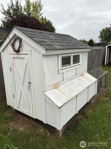 1977 Harding Street, Enumclaw, WA 98022