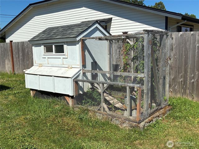 1977 Harding Street, Enumclaw, WA 98022