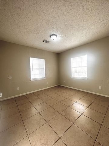 6713 Greenhurst Street, Houston, TX 77091