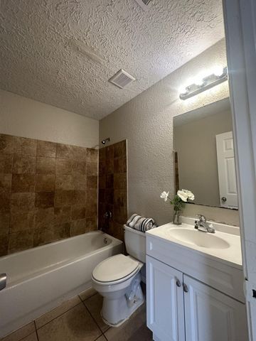 6713 Greenhurst Street, Houston, TX 77091