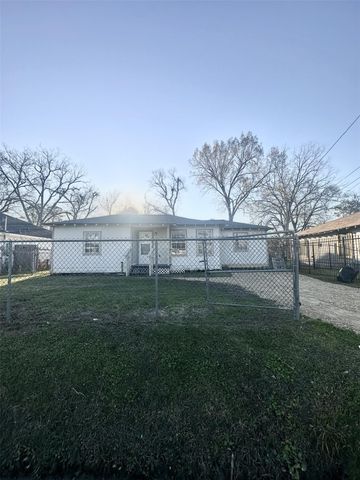 6713 Greenhurst Street, Houston, TX 77091