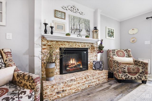 208 Glen Oaks Drive, Bakersfield, CA 93309