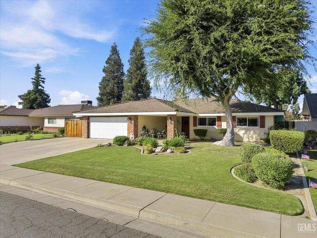 208 Glen Oaks Drive, Bakersfield, CA 93309