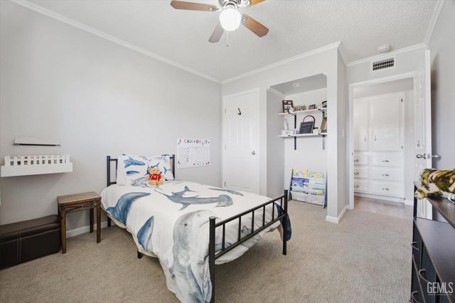 208 Glen Oaks Drive, Bakersfield, CA 93309