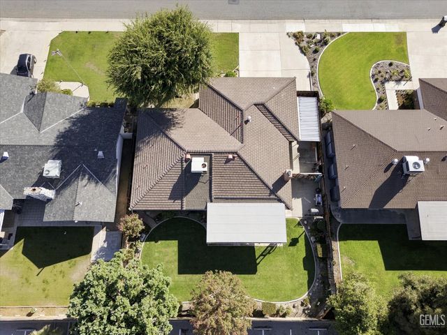 208 Glen Oaks Drive, Bakersfield, CA 93309