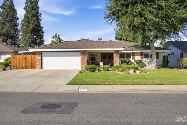 208 Glen Oaks Drive, Bakersfield, CA 93309