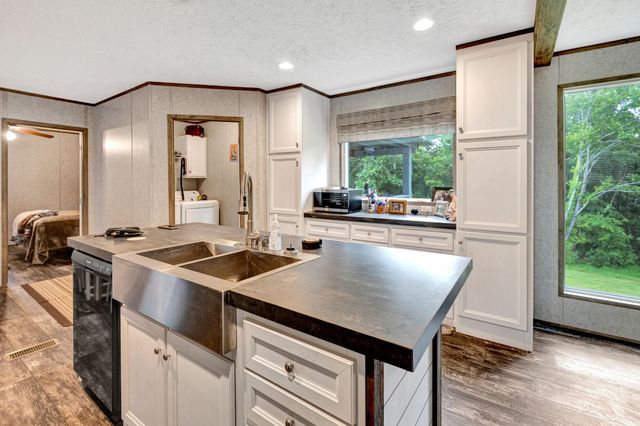 2270 Waynesboro Hwy, Waynesboro, TN 38485